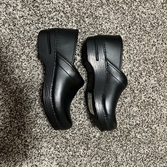 Dansko Black Women's Clogs - Picture 5 of 5